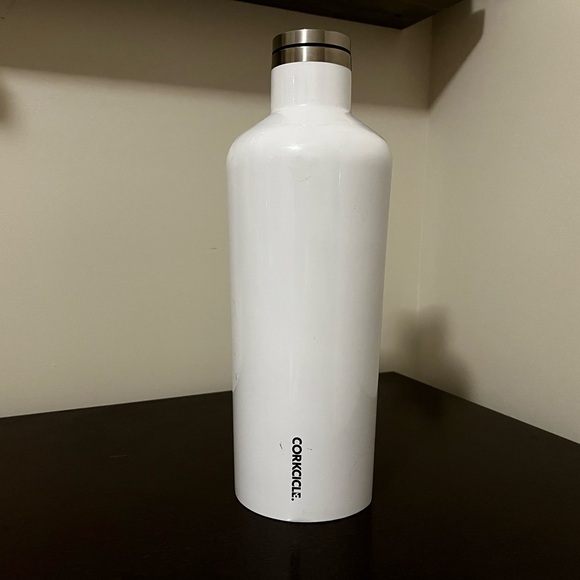 Corkcicle Other - Corkcicle Canteen White 60oz 25 hrs cold/ 12 hrs Hot.